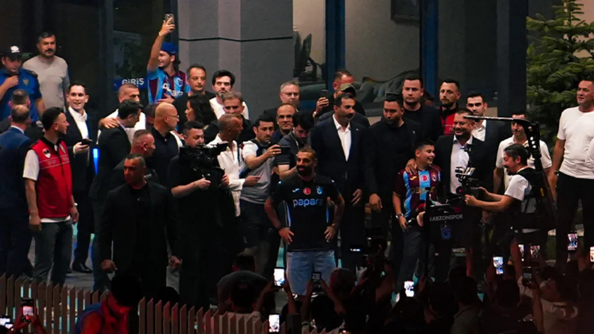 SON DAKİKA | Mohamed Salah, Trabzon'da! Havaalanında muhteşem karşılama