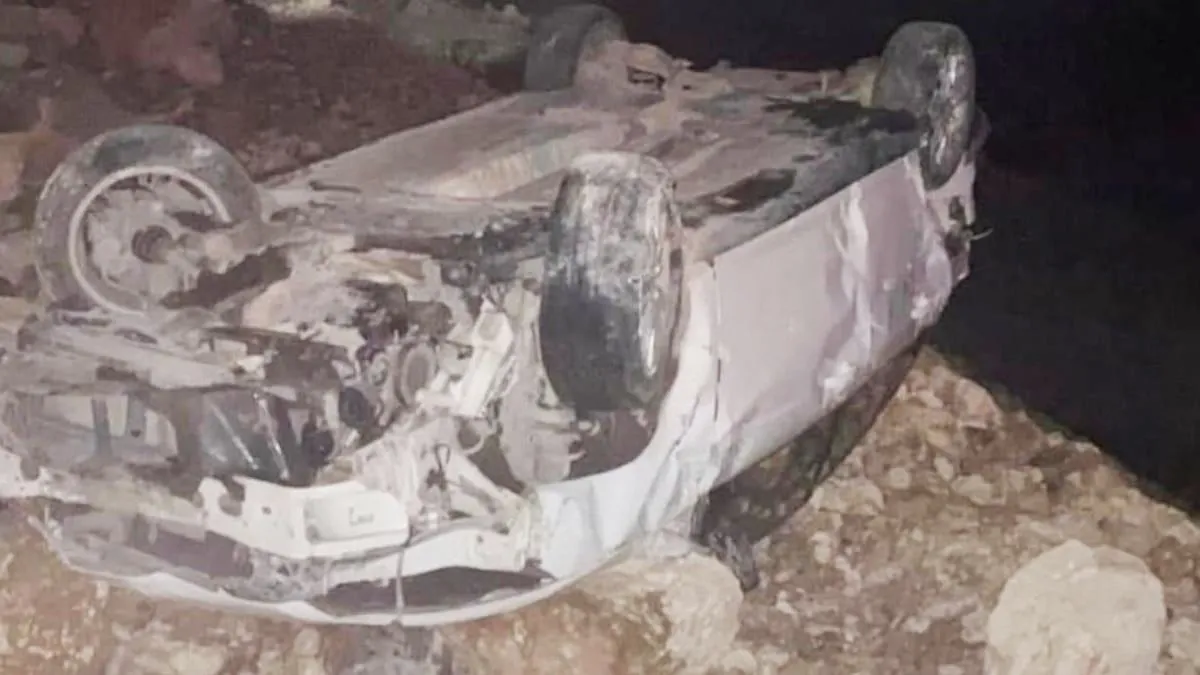 Şanlıurfa’da otomobil uçuruma devrildi