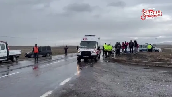 Nevşehir'de çileri taşıyan kamyonet ile otomobil çarpıştı: 9 Yaralı | Video