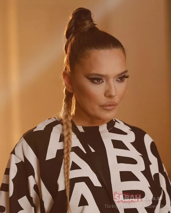 Demet Akalın karın kaslarını sergiledi! 6 kilo yağ aldırıp 10 kilo vermişti...