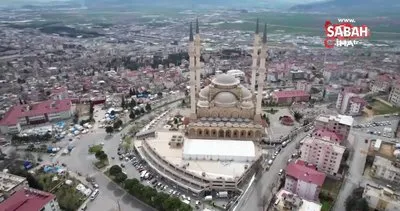 Depremde hasar alan Abdülhamid Han Camii tadilata alındı | Video