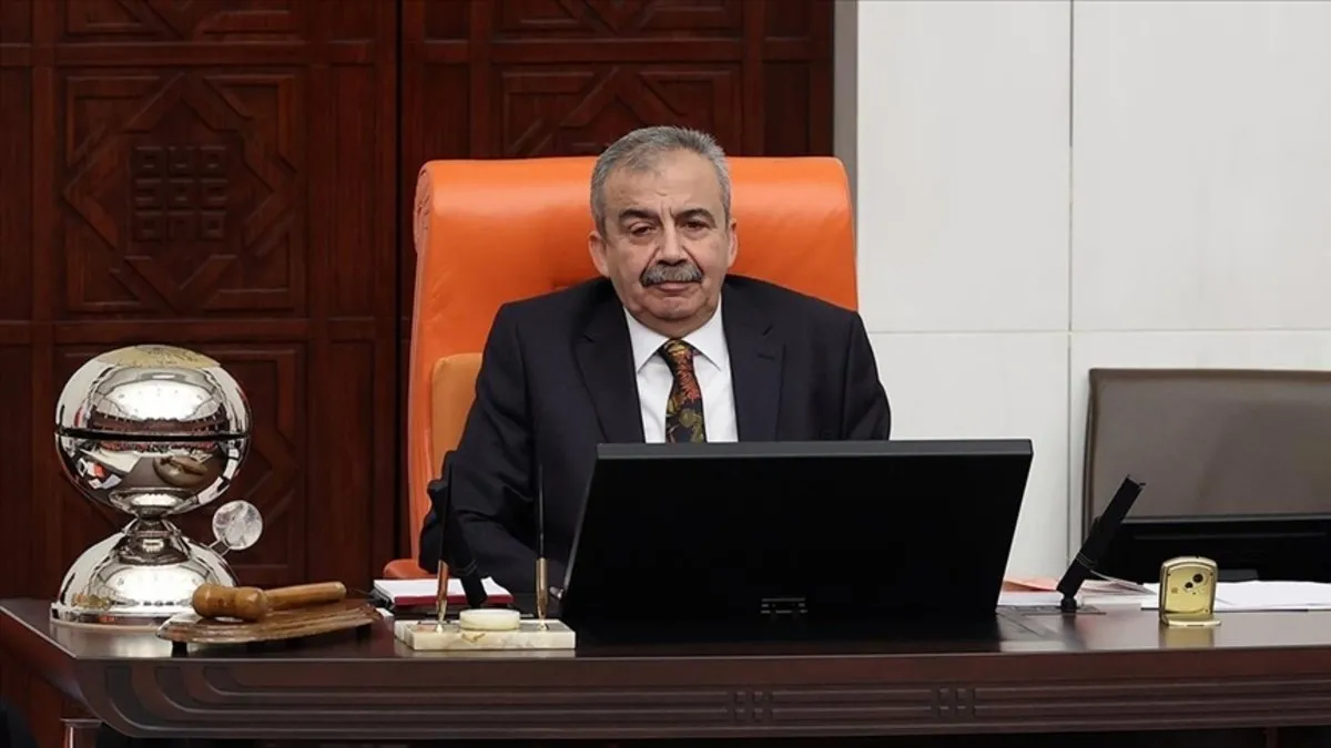 SON DAKİKA | Sırrı Süreyya Önder'in sağlık durumu nasıl? Doktorlarından yeni açıklama: Hayati tehlikesi artarak devam etmekte