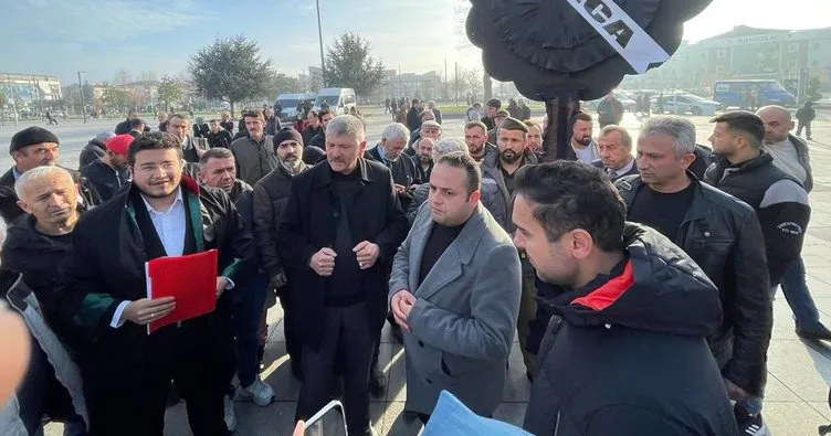 CHP’li vekil Talih Özcan’ın skandal sözlerine çelenkli protesto: Suç duyurusunda bulundular!