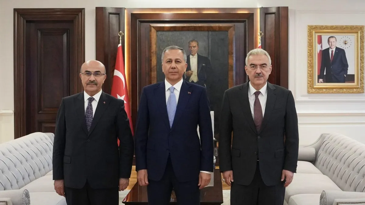 Bakan Yerlikaya, Emniyet Genel Müdürü Demirtaş ile Bursa Valisi Ayyıldız'ı kabul etti