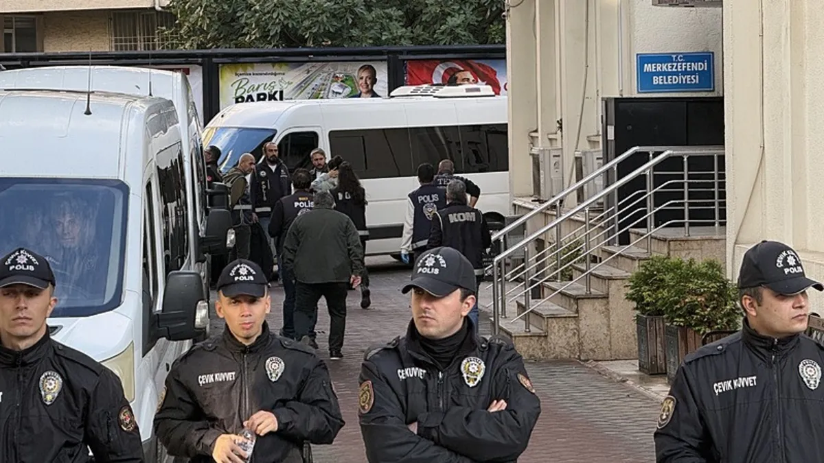 Merkezefendi Belediyesi operasyonunda 5 kişi tutuklandı