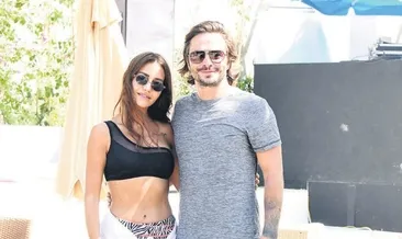 Ünlü çift Bodrum tatilini sürdürüyor