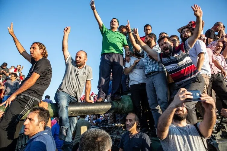 Tam 8 saat 23 dakika! 15 Temmuz Şehitler Köprüsü’nde ölüm pahasına mücadele: İşte unutulmaz anlar...