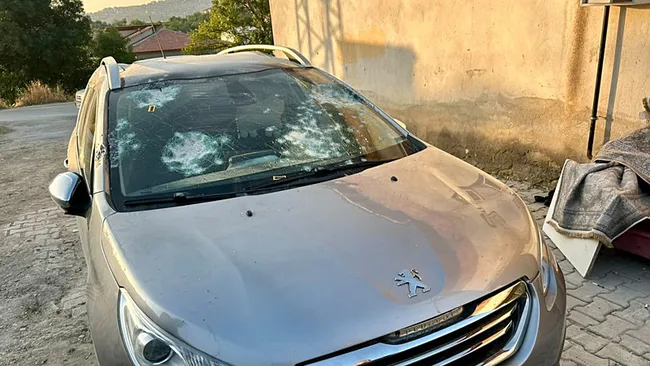 malatyada-2-supheli-otomobile-kursun-yagdirdi-1785005667878.jpeg