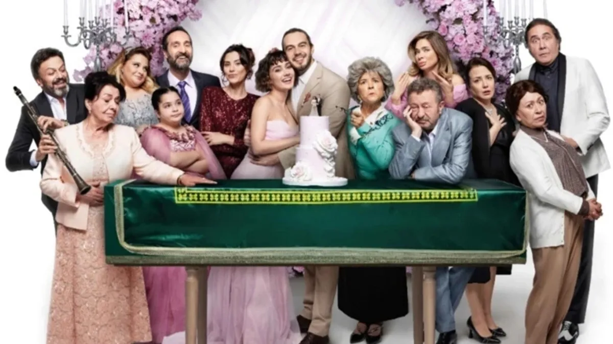 Cenazemize Hoş Geldiniz Filmi Oyuncuları ve Konusu: Bu Akşam TV'de!