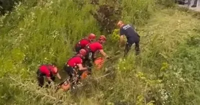 Şelaleye inerken yaralandı