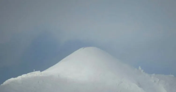Nemrut Dağı’nda kaybolan dağcılar, donmak üzereyken kurtarıldı