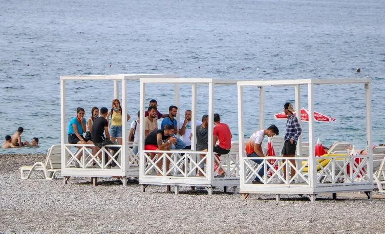 Son dakika: Antalya’nın dünyaca ünlü plajında dikkat çeken görüntüler! Her yolu denediler ama...