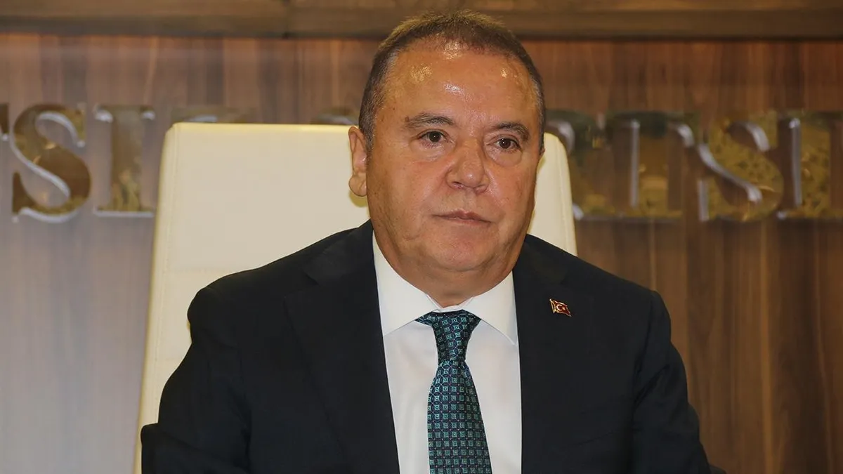 “Rüşvet” ve “yolsuzluk” soruşturmasında tutuklanmıştı! Muhittin Böcek’ten “etkin pişmanlık” başvurusu “Rüşvet” ve “yolsuzluk” soruşturmasında tutuklanmıştı! Muhittin Böcek’ten “etkin pişmanlık” başvurusu