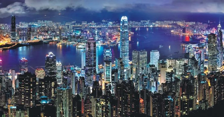 Enerjik, kalabalık, karmaşık Hong Kong