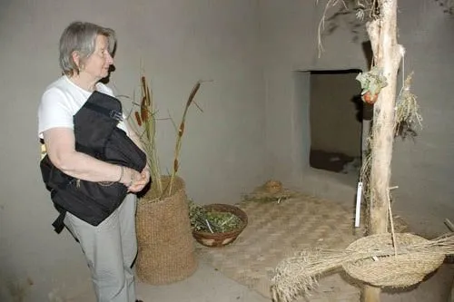Bu köyde evlere çatıdan giriliyor