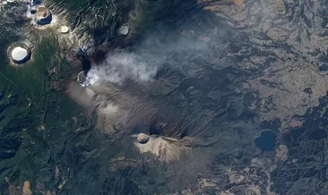 Japonya’da yanardağ patlaması: 3 kilometreye kadar kül püskürttü