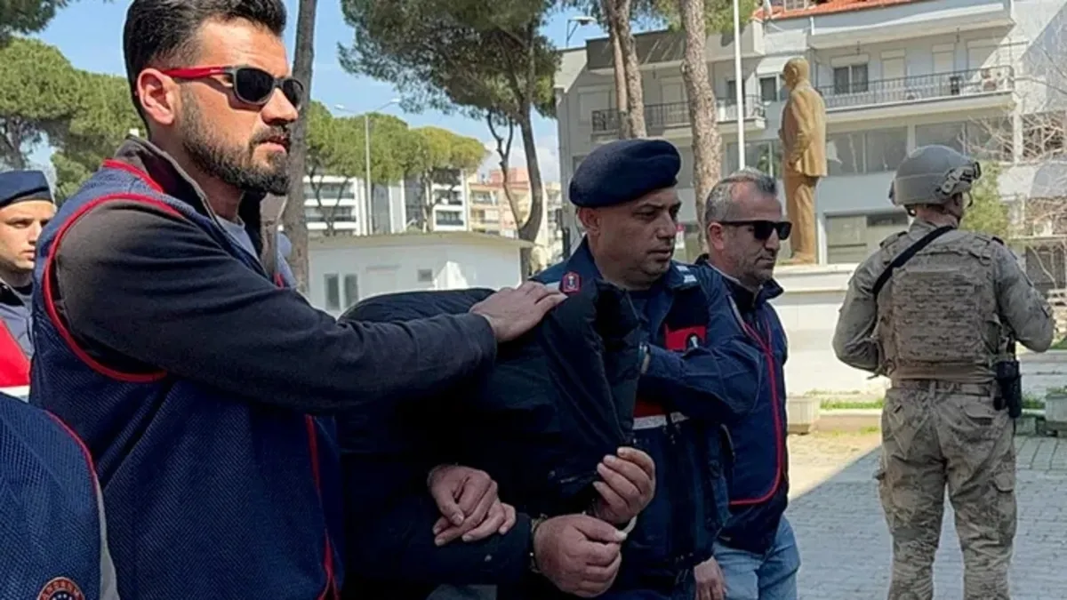 Aydın’da evlat dehşeti! Annesini odunla öldürmüştü: Kanlı mont detayı yürek burktu! Aydın’da evlat dehşeti! Annesini odunla öldürmüştü: Kanlı mont detayı yürek burktu!