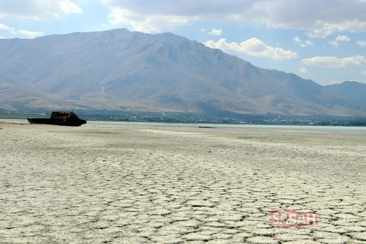 Prof. Dr. Alaeddinoğlu: İklim değişikliğiyle Van Gölü büyük tehlike altında