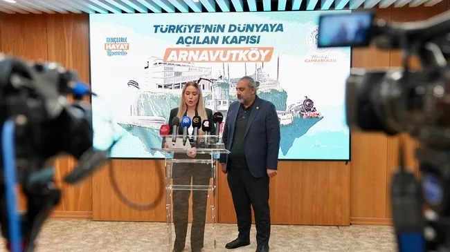 chpde-cokus-derinlesiyor-arnavutkoyde-2-meclis-uyesi-ve-150-uye-ak-partiye-gecti-1766149921706.jpg CHP’de çöküş derinleşiyor: Arnavutköy’de 2 meclis üyesi ve 150 üye AK Parti’ye geçti