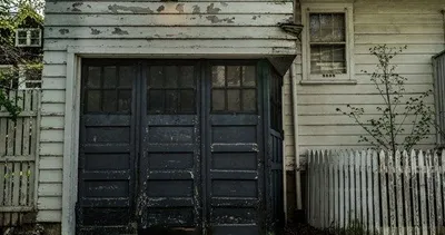 Satın aldığı evin garajından servet çıktı!