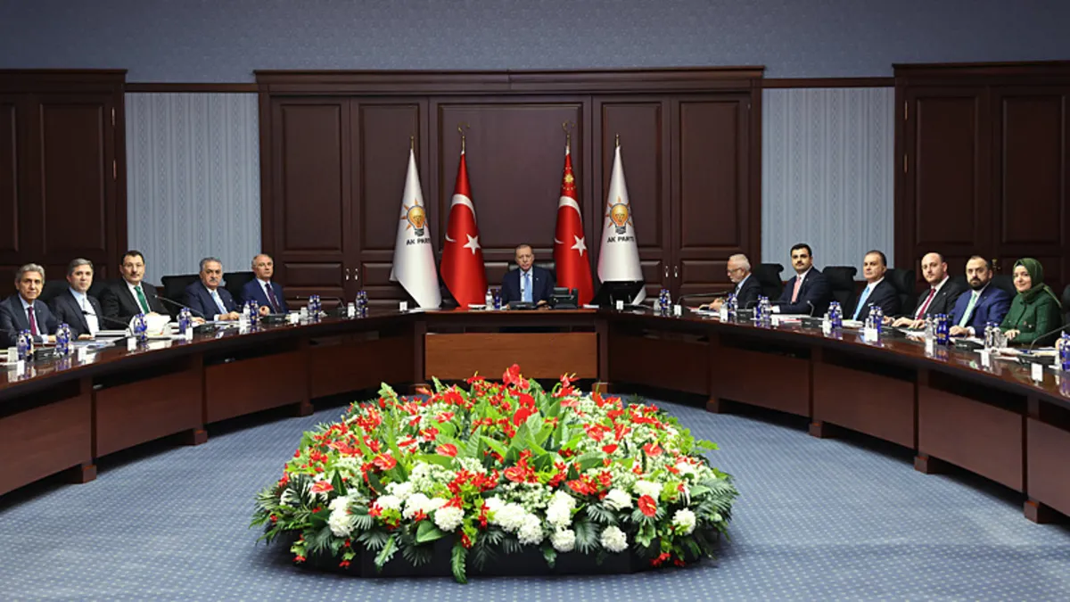 SON DAKİKA… Başkan Recep Tayyip Erdoğan AK Parti MYK’yı topluyor: Gündemde okul güvenliği ve dijital tehlike var! SON DAKİKA… Başkan Recep Tayyip Erdoğan AK Parti MYK’yı topluyor: Gündemde okul güvenliği ve dijital tehlike var!