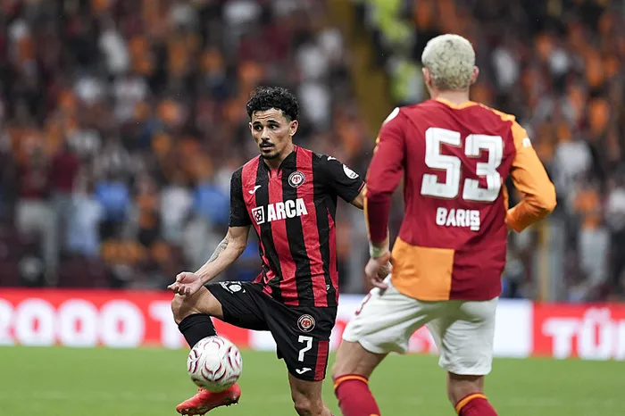 son-dakika-haberi-galatasaray-corum-fk-ile-puanlari-paylasti-kirmizi-kart-karari-1786739806339.jpeg