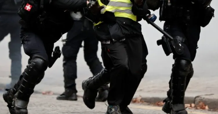 Fransa’da sarı yeleklilerin gösterilerinde polis şiddetine soruşturma