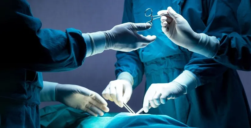 Doktorları şoke eden vaka! 4 yıl "dışkısını" kusarak yaşadı: 70 kilodan 41'e düştü! Meğer bağırsakları...