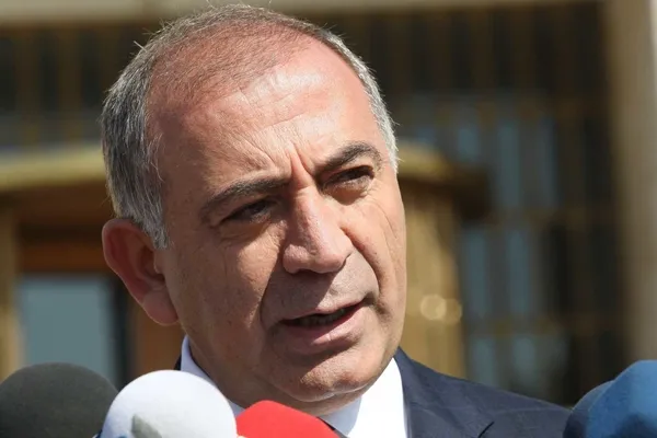 son-dakika-chpnin-istanbul-il-kongresi-iptal-edildi-yeni-il-baskani-gursel-tekinden-ilk-aciklama-1756818735376.jpg