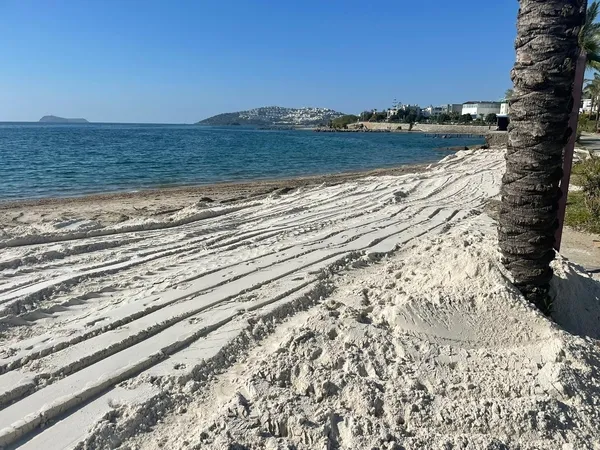 bodrumda-beyaz-kum-kabusu-geri-dondu-1679852694109.jpeg