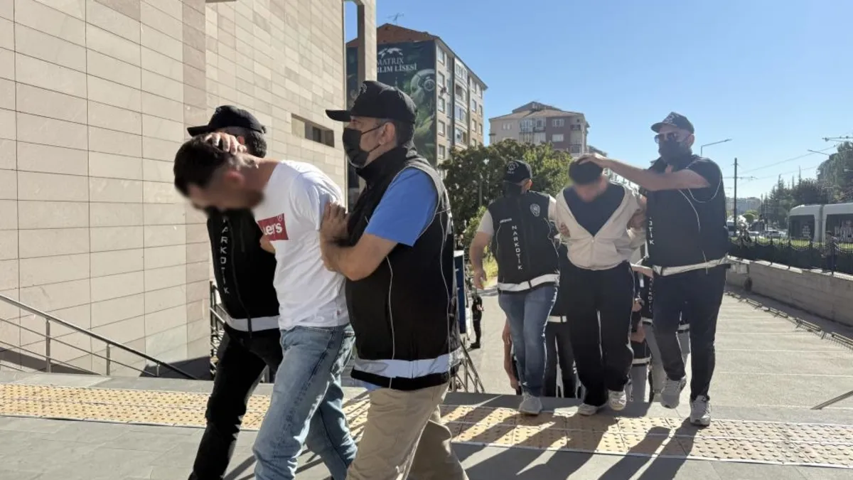Eskişehir'de zehir operasyonu! Binlerce uyuşturucu hap ele geçirildi: 9 şüpheli yakalandı