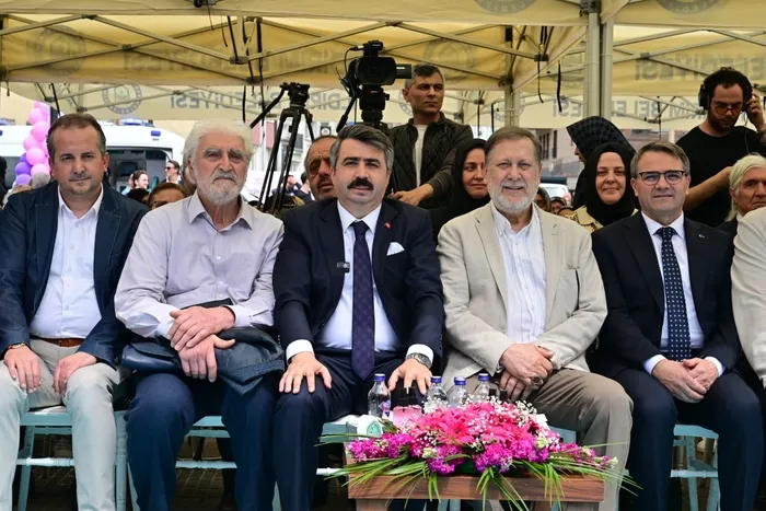 yildirimda-uc-gun-suren-erguvan-bayrami-manevi-degerleri-vatandaslarla-bulusturdu-1778746373194.jpeg