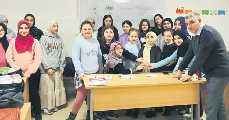 Harçlıklarını depremzedelere bağışladılar