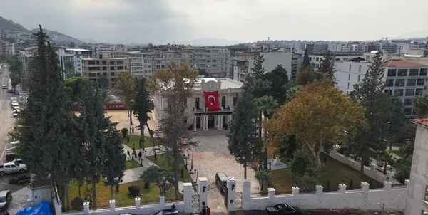 depremde-yikilan-tarihi-hatay-valilik-binasi-yeniden-acildi-1793209767189.jpg