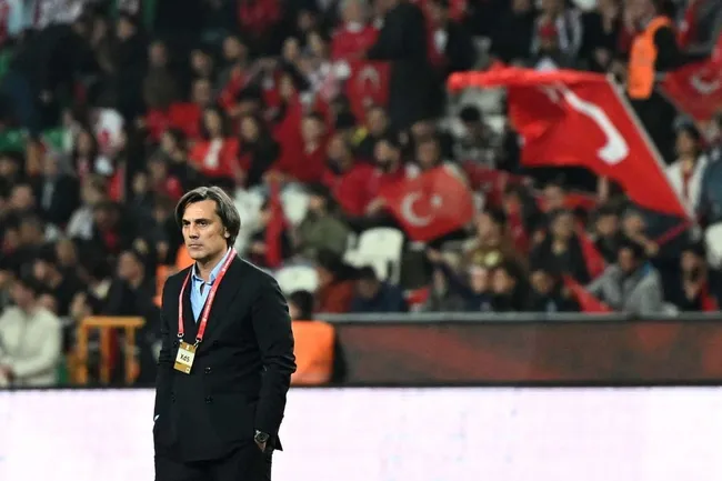 vincenzo-montella-a-spora-konustu-ilk-hedefimiz-gruptan-cikmak-1780049363461.jpeg