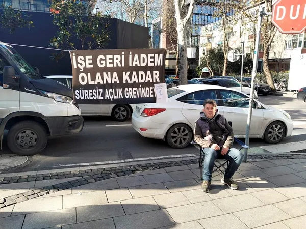 chpli-besiktas-belediyesinden-isten-atilan-isci-ise-iadesi-yapilana-kadar-suresiz-aclik-grevine-basladi-1767362144637.jpg