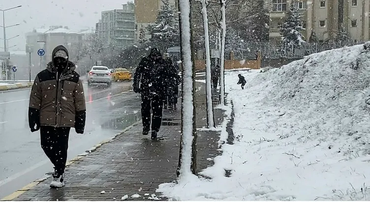 SON DAKİKA: Meteoroloji’den o iller için kar yağışı uyarısı! Lapa lapa yağacak: Kuvvetli geliyor