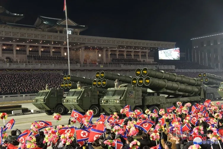 Kuzey Kore liderinden son dakika haberi: ’Nükleer silahlanmaya devam edeceğiz’ dedi, yeni füzelerini tanıttı!