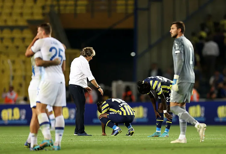 dinamo-kiev-maci-sonrasi-jorge-jesustan-carpici-sozler-emre-mor-neden-cikarildi-1658954633613.jpg