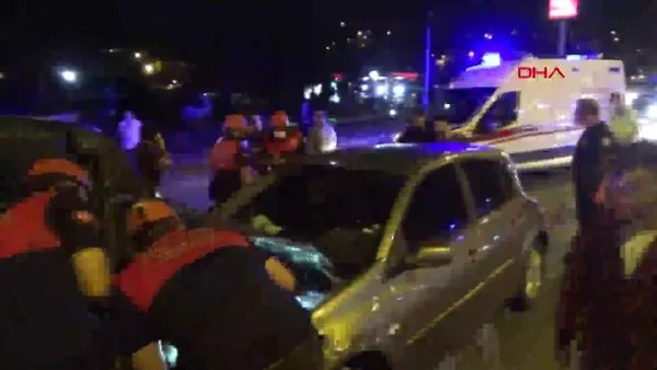 Zonguldak'ta otomobille ve hafif ticari araç çarpıştı, 2 yaralı