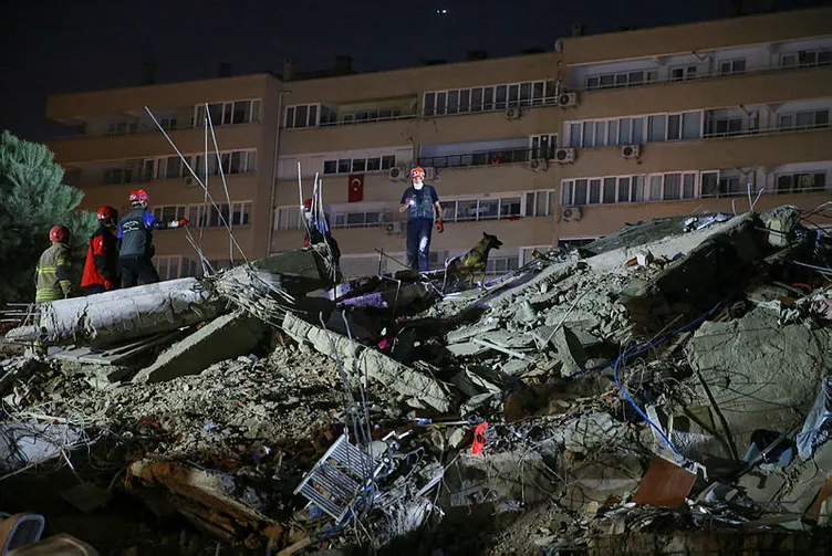 Son dakika haberi: İzmir'deki depremin ardından yaralı sayısı 800'ü aştı! Enkaz altındakileri arama çalışmaları sürüyor...