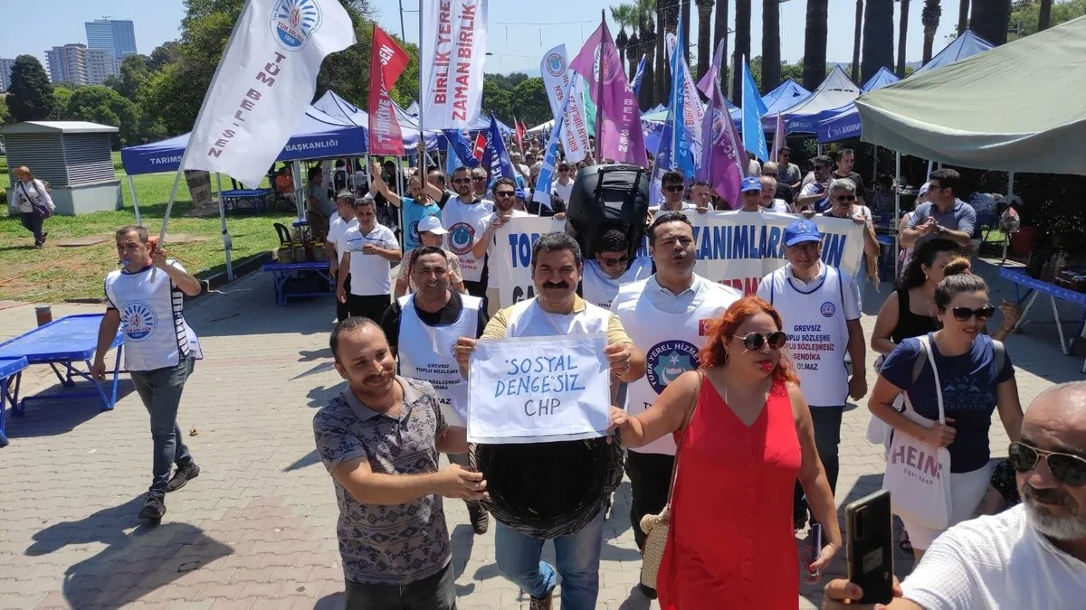İzmir Büyükşehir’de memurlar iş bıraktı