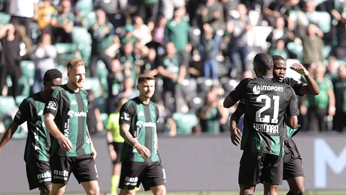 Süper Lig: Kocaelispor, Gaziantep FK’yi 3 golle geçti! Süper Lig: Kocaelispor, Gaziantep FK’yi 3 golle geçti!