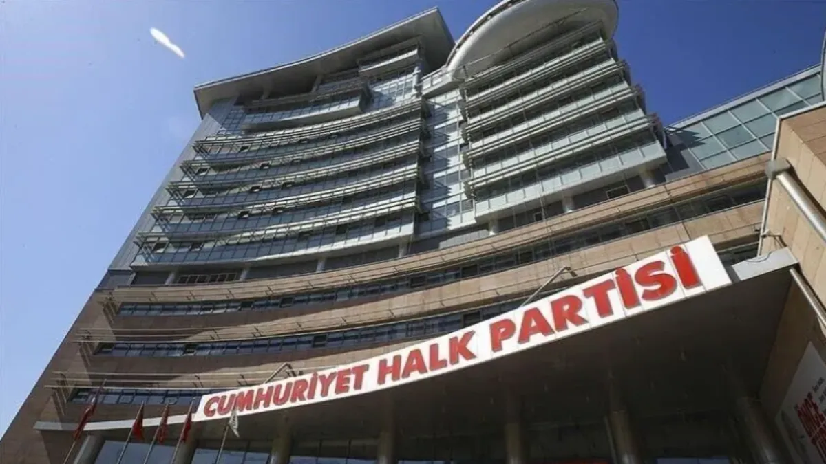 CHP'de genel başkanlık yarışı! İlk aday belli oldu! Kemal Kılıçdaroğlu'ndan yeni rakibine ilk mesaj haber görseli