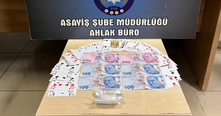 Kumar oynarken suçüstü yakalandılar!