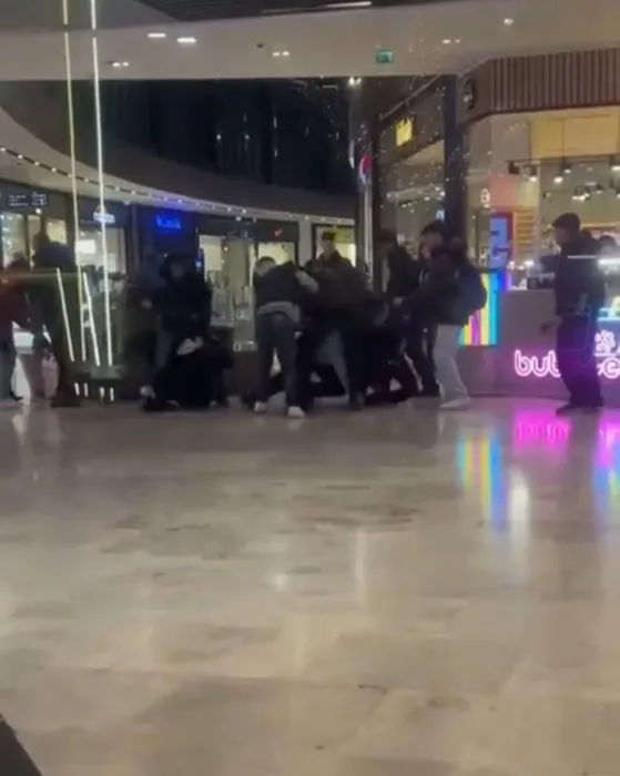 Bursa’da korkunç anlar: AVM savaş alanına döndü! İşte o anlar...