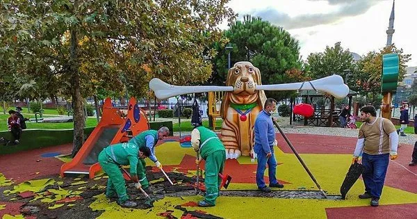 Son Dakika Haberi Chp Li Belediye Parkinda Pkk Sembolleri Istanbul Da Skandal Son Dakika Haberler
