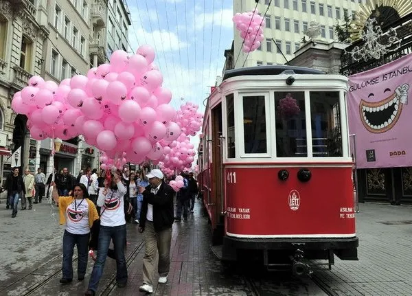 Gökten balon yağdı