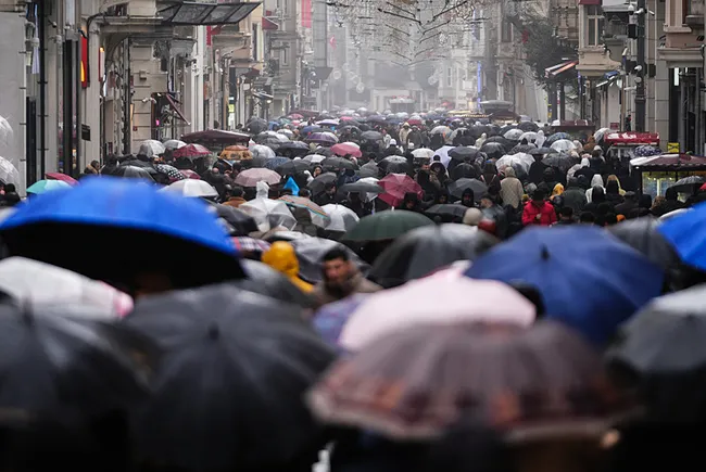 son-dakika-meteorolojiden-il-il-hava-durumu-uyarisi-sicakliklar-7-derece-birden-dusuyor-istanbul-icin-firtina-1775623132725.jpeg