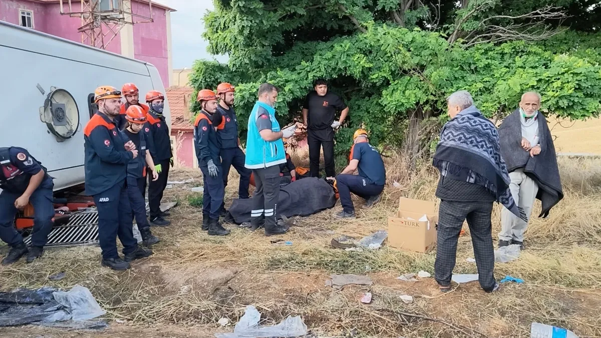 Kırıkkale’de devrilen yolcu otobüsündeki 41 kişi yaralandı Kırıkkale’de devrilen yolcu otobüsündeki 41 kişi yaralandı